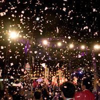 회향한마당 - 꽃비 속 대동놀이/ 꽃비 환호