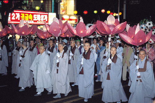 스님들 행진