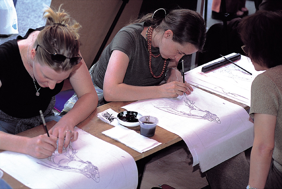 불화를 그리는 외국인