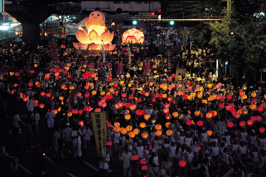 어둠속의 등불행렬