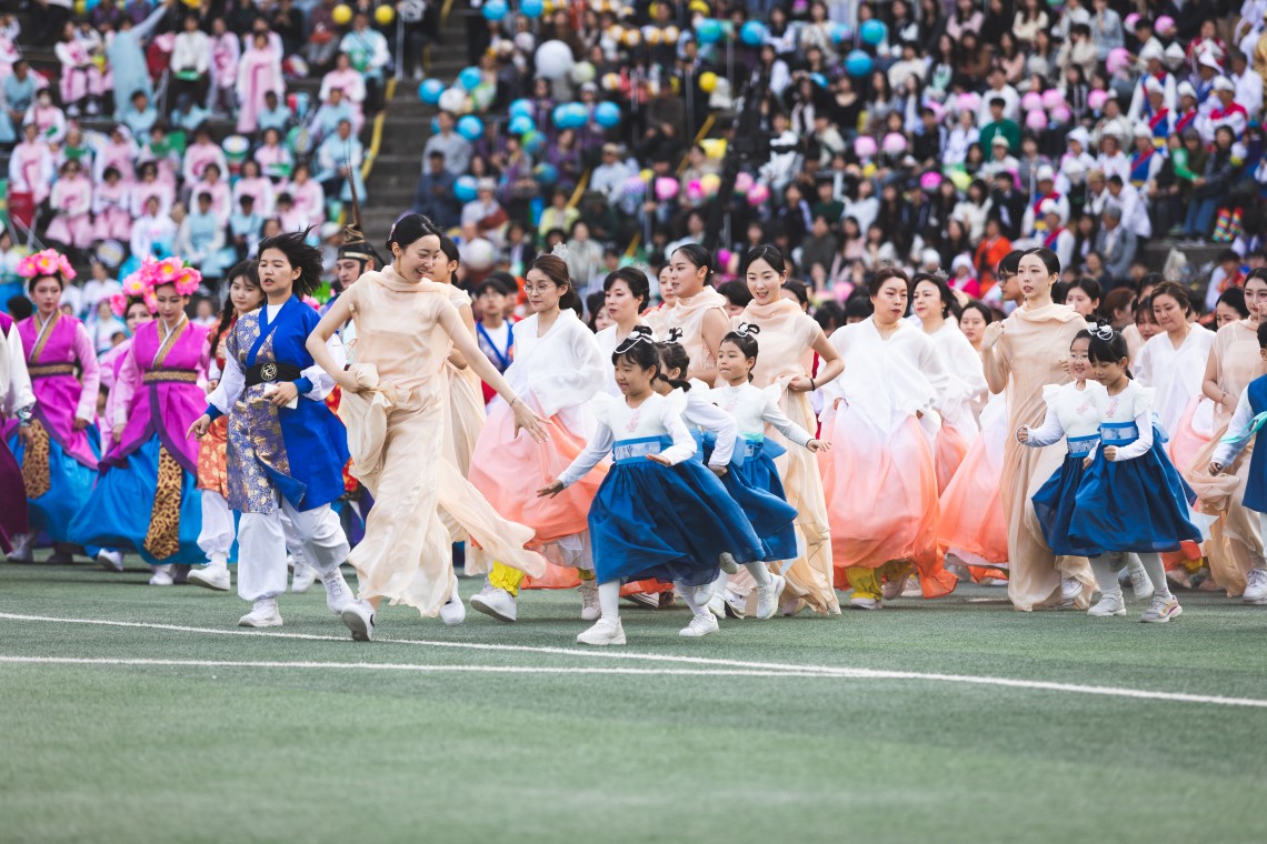 Eoulim Madang<br>(Buddhist Cheer Rally)
